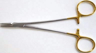 CRILE-WOOD NEEDLE HOLDER - TC